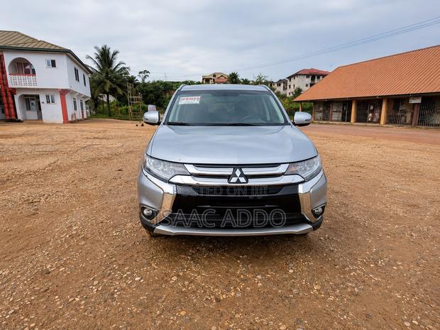 Mitsubishi Outlander SE FWD 2018 Silver