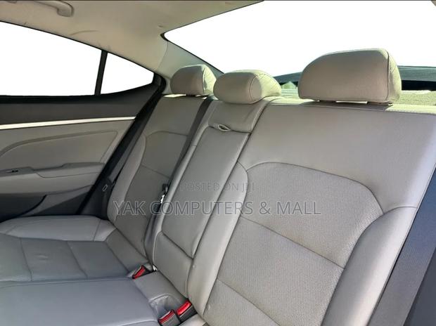 Hyundai Elantra SE 2019 Silver