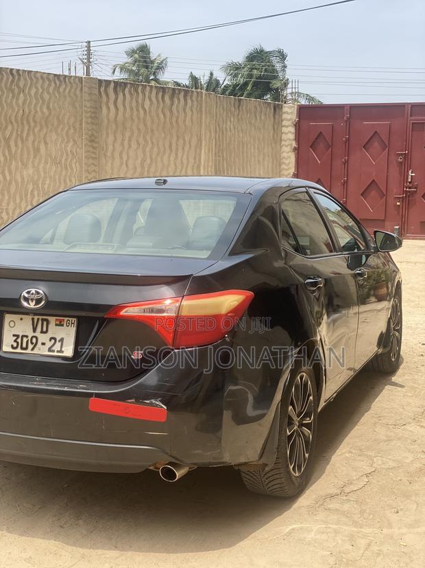 Toyota Corolla 2016 Black