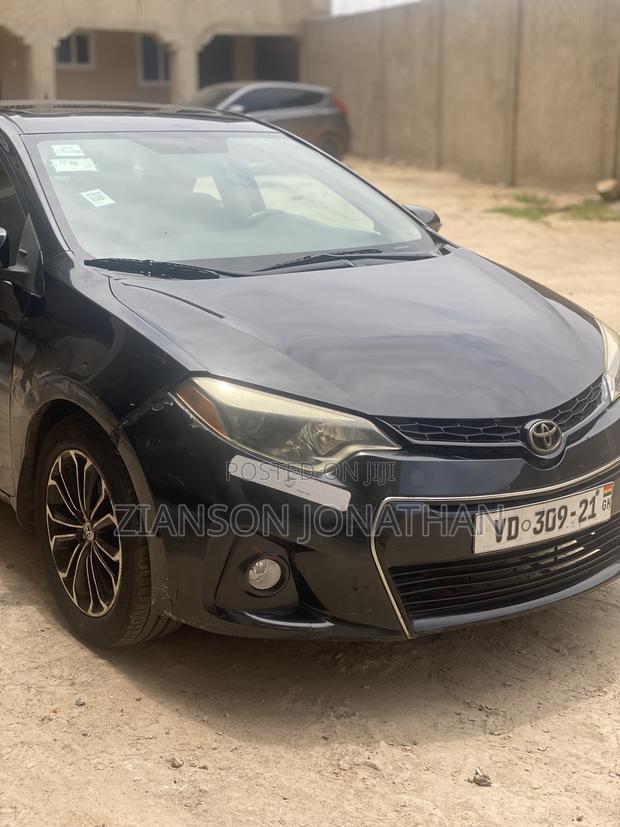 Toyota Corolla 2016 Black