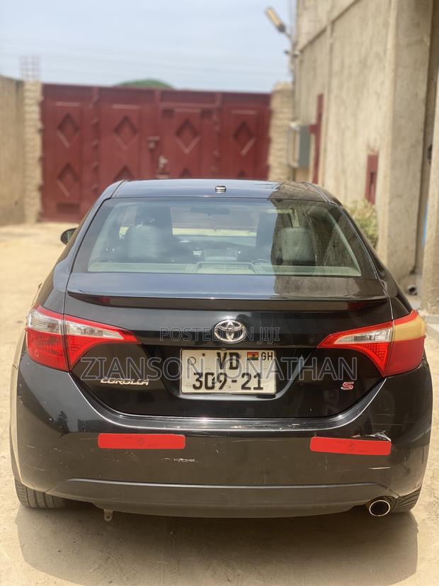 Toyota Corolla 2016 Black