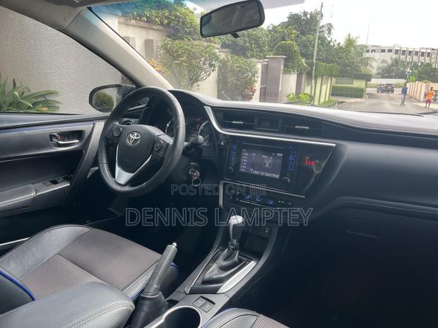 Toyota Corolla 2018 Black