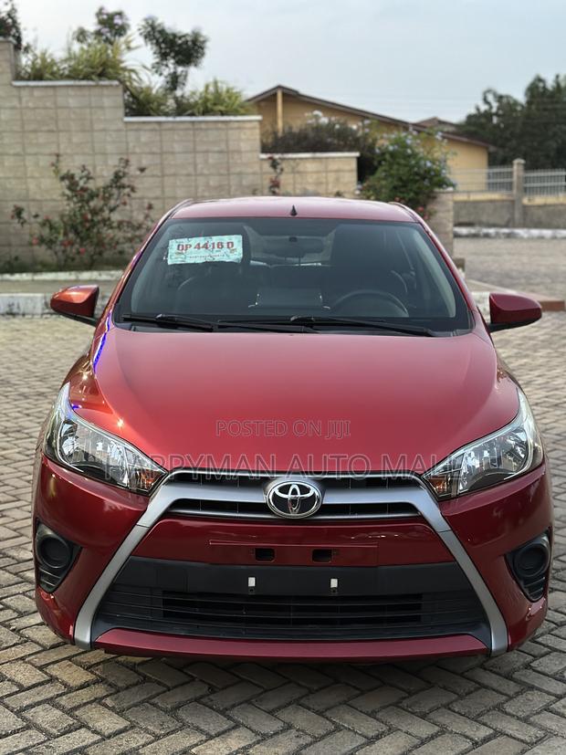 Toyota Yaris L Hatchback 5dr 2016 Red