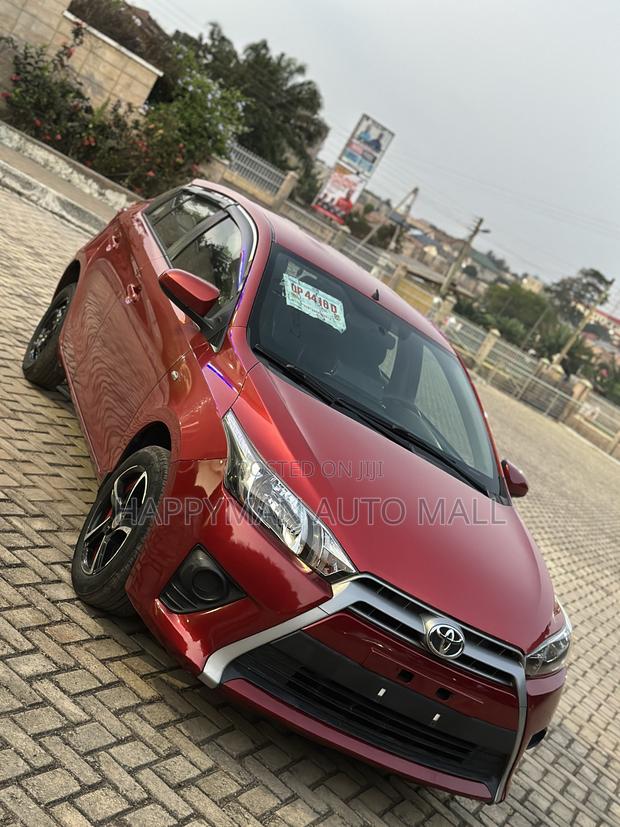 Toyota Yaris L Hatchback 5dr 2016 Red