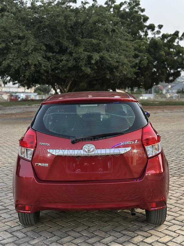 Toyota Yaris L Hatchback 5dr 2016 Red