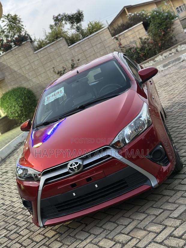 Toyota Yaris L Hatchback 5dr 2016 Red