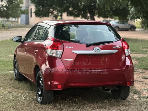 Toyota Yaris L Hatchback 5dr 2016 Red