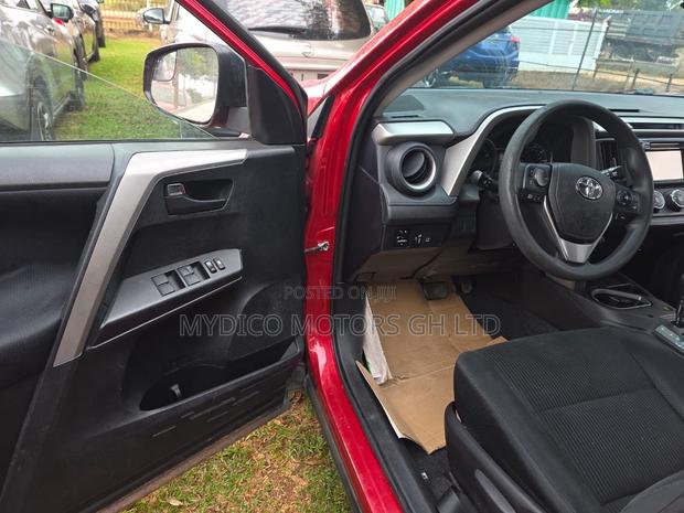 Toyota RAV4 LE AWD (2.5L 4cyl 6A) 2017 Red