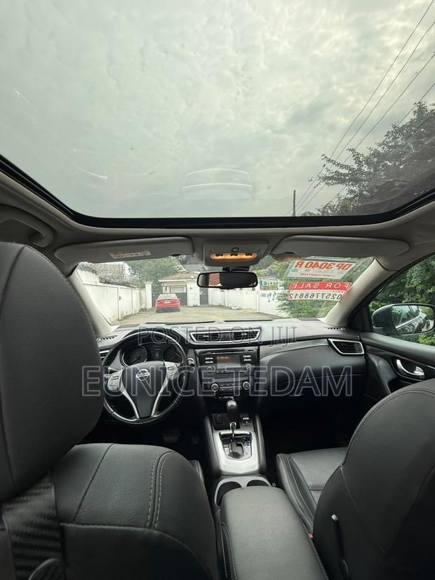 Nissan Qashqai 2014 Brown