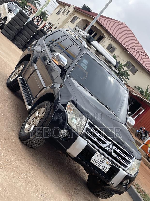 Mitsubishi Pajero 2011 Black