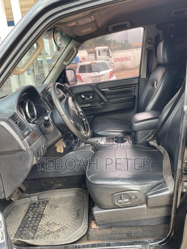 Mitsubishi Pajero 2011 Black