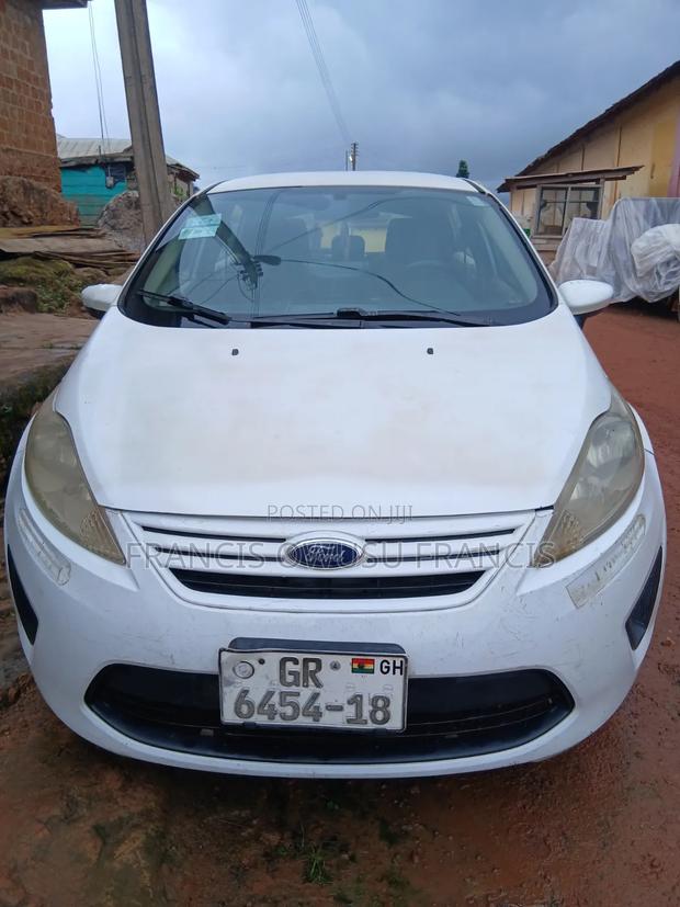 Ford Fiesta SE Hatchback 2012 White
