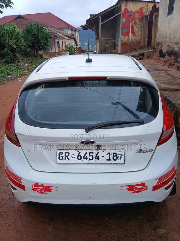 Ford Fiesta SE Hatchback 2012 White