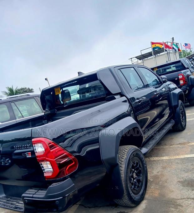 New Toyota Hilux Active (Diesel) 2026 Black