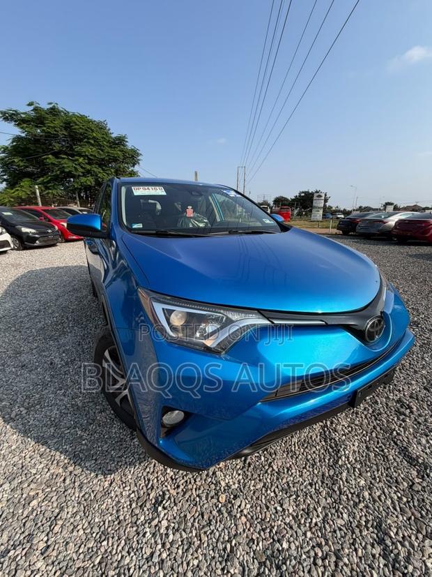 Toyota RAV4 2018 Blue