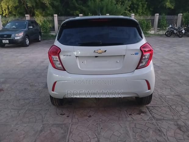 Chevrolet Spark 2016 Beige