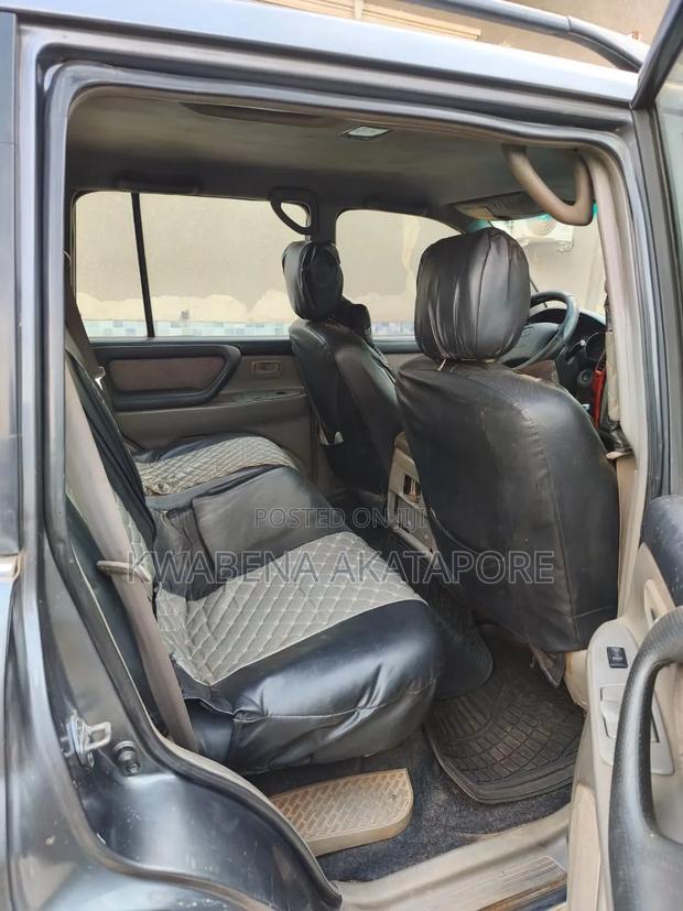 Toyota Land Cruiser 2006 Black