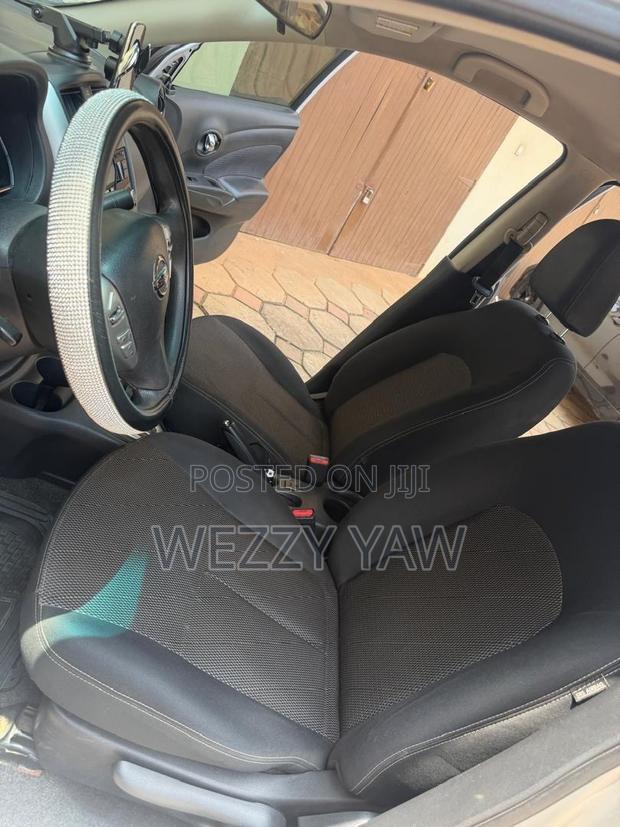Nissan Versa 2015 Silver