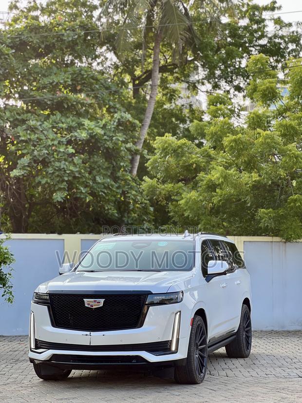 Cadillac Escalade 2022 White