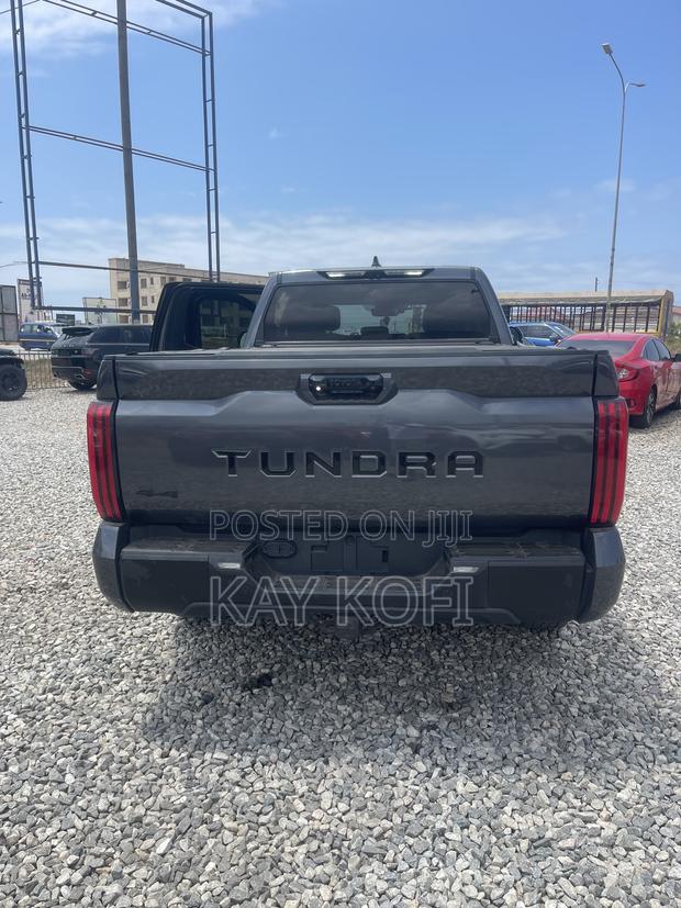 Toyota Tundra 2024 Gray