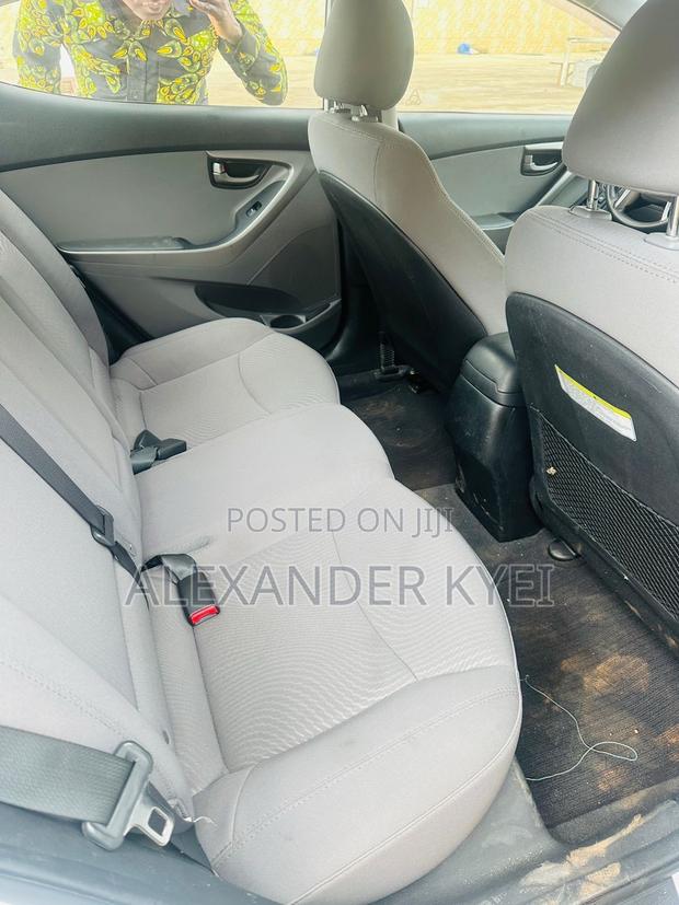 Hyundai Elantra SE Sedan FWD (1.8L 4cyl 6A) 2016 White