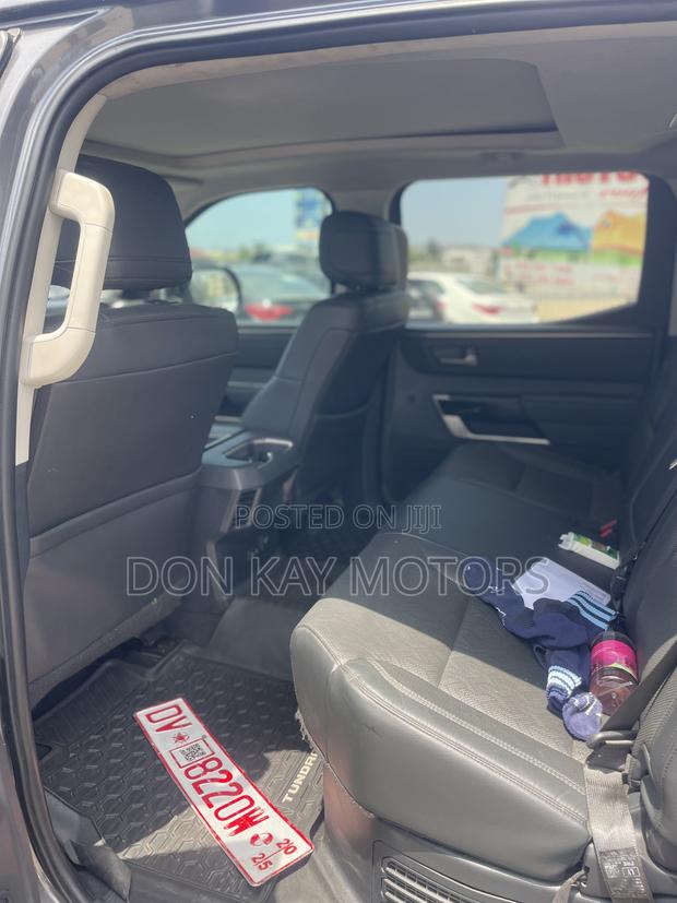 Toyota Tundra 2024 Black