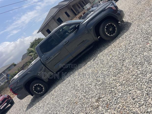 Toyota Tundra 2024 Black