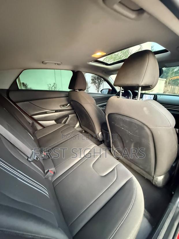 Hyundai Elantra Limited 2021 Red