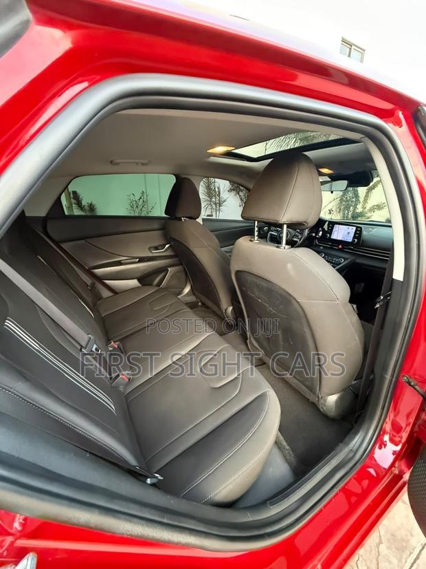 Hyundai Elantra Limited 2021 Red