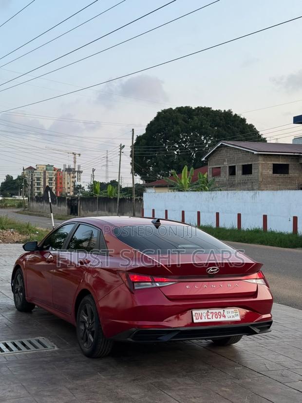 Hyundai Elantra Limited 2021 Red