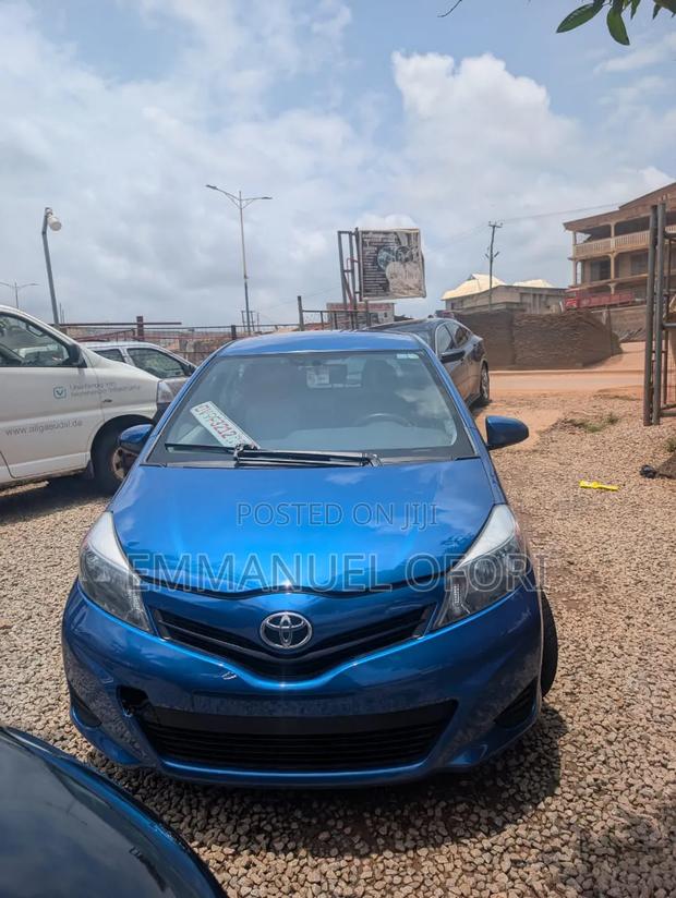 Toyota Yaris 2013 Blue