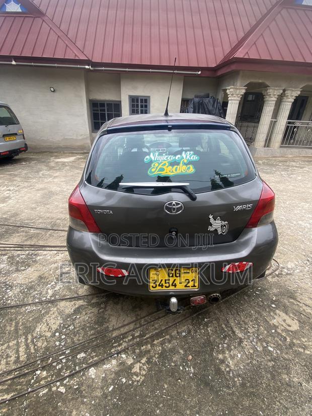 Toyota Yaris 2010 Gray