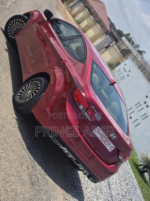 Hyundai Elantra 2014 Red