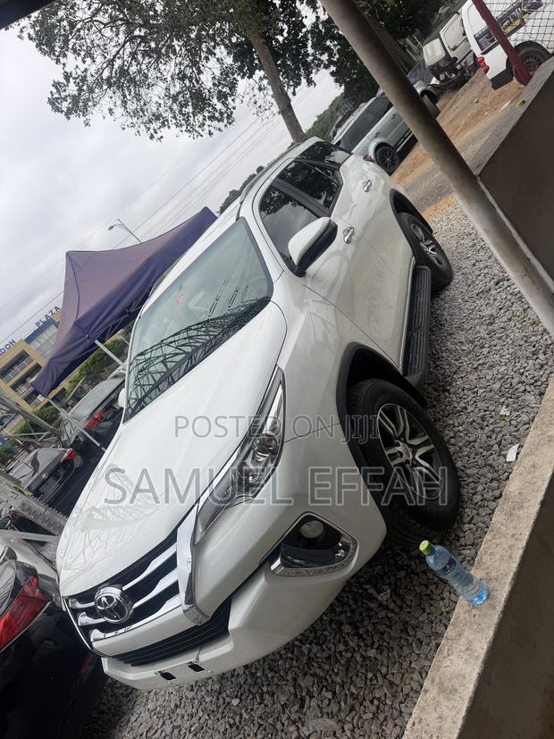 Toyota Fortuner 2.7 AWD 2019 White