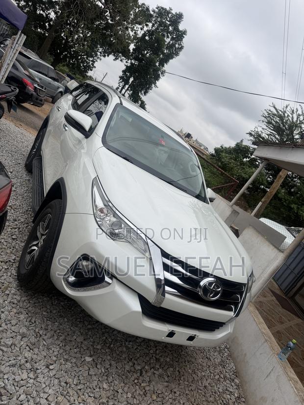Toyota Fortuner 2.7 AWD 2019 White