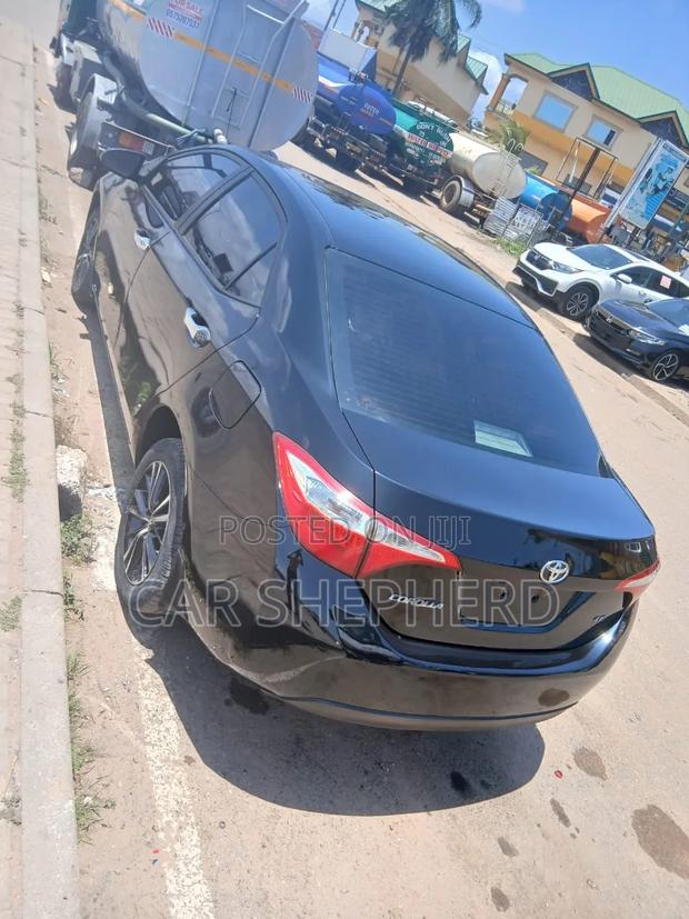 Toyota Corolla LE Premium 4dr Sedan (1.8L 4cyl CVT) 2016 Black