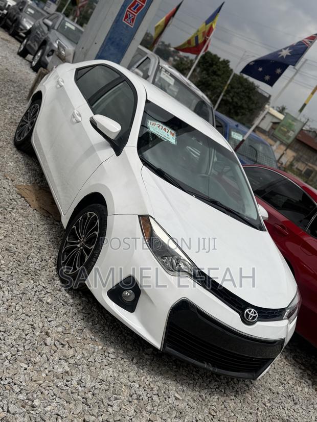 Toyota Corolla S 4dr Sedan (1.8L 4cyl CVT) 2016 White