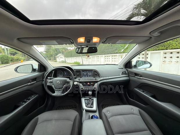 Hyundai Elantra 2018 White