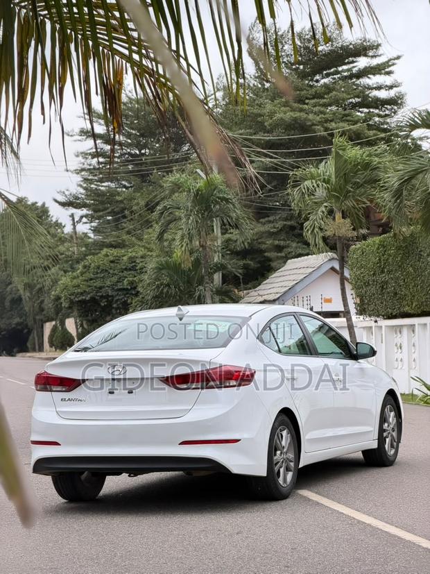 Hyundai Elantra 2018 White