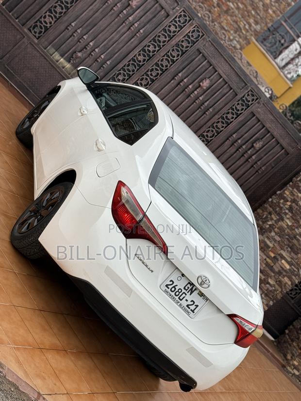 Toyota Corolla LE Eco 4dr Sedan (1.8L 4cyl CVT) 2014 White