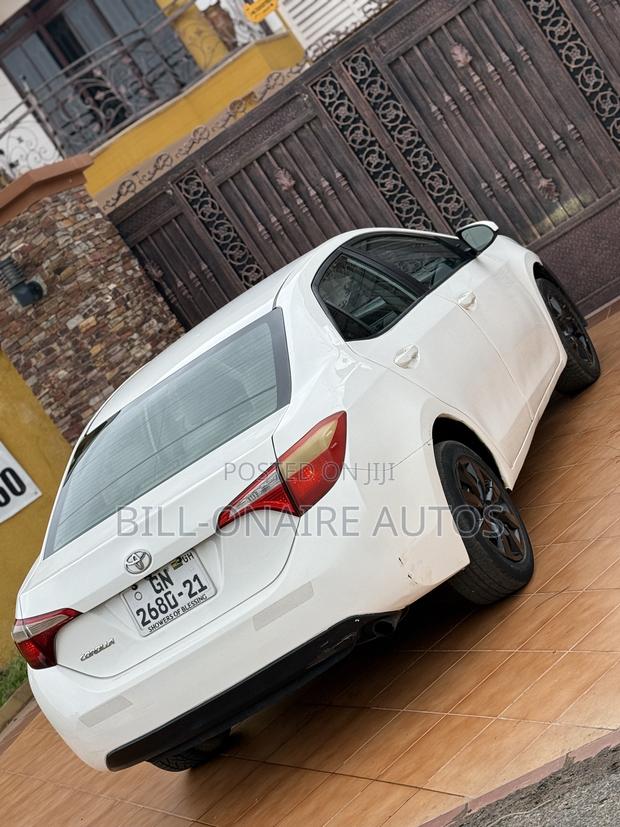 Toyota Corolla LE Eco 4dr Sedan (1.8L 4cyl CVT) 2014 White