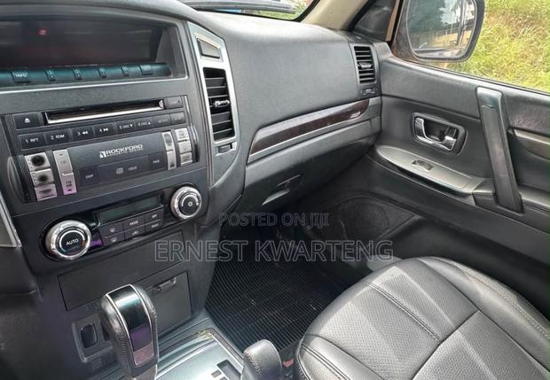 Mitsubishi Pajero V80 3.2 DI-D 2015 Black