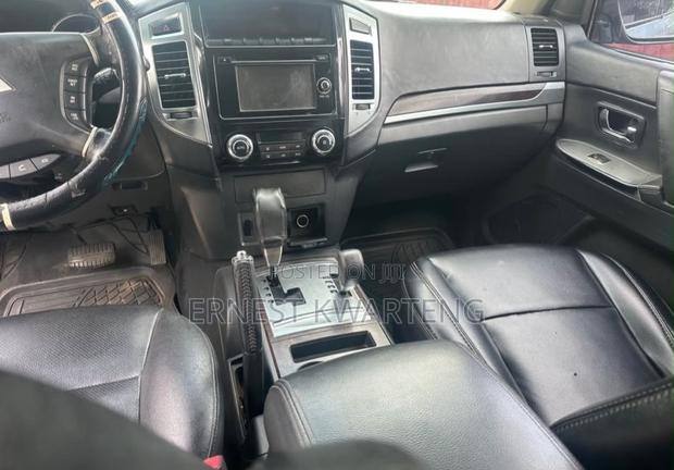 Mitsubishi Pajero V80 3.0 VR-I 2016 Blue