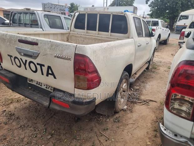 Toyota Hilux Revo Double Cab Deisel 2.8 RWD 2017 White