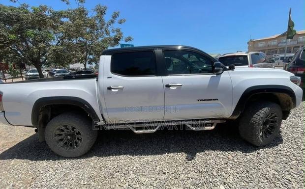 Toyota Tacoma Limited 2017 White