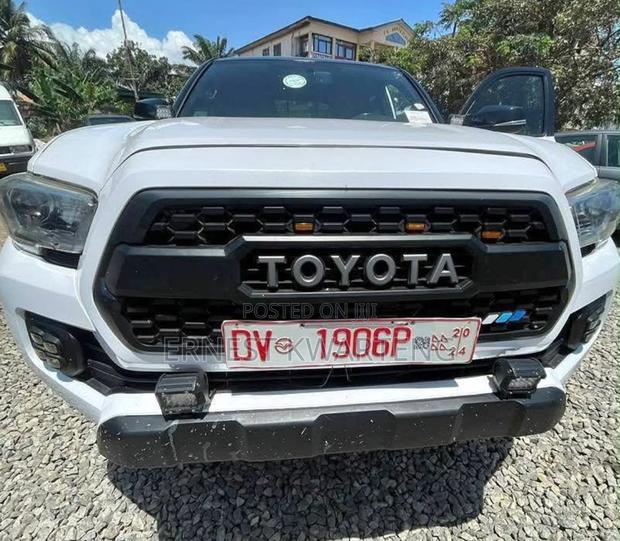 Toyota Tacoma Limited 2017 White