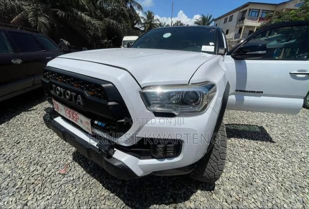 Toyota Tacoma Limited 2017 White