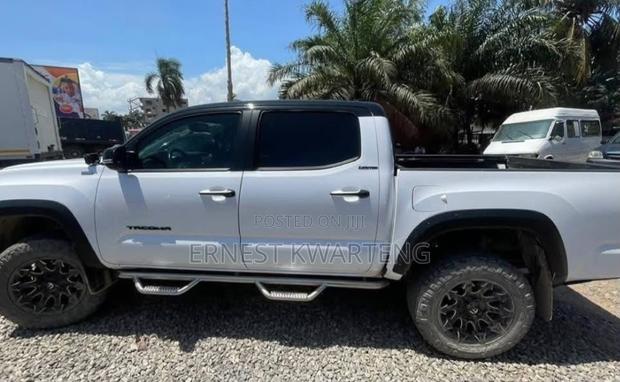 Toyota Tacoma Limited 2017 White