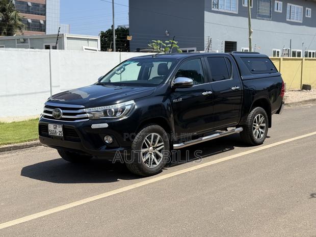 Toyota Hilux SR5+ 4x4 2019 Black