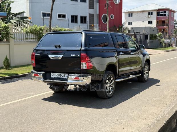 Toyota Hilux SR5+ 4x4 2019 Black